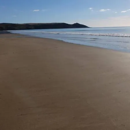 شقة Romantic Cliff At Whitsand Bay