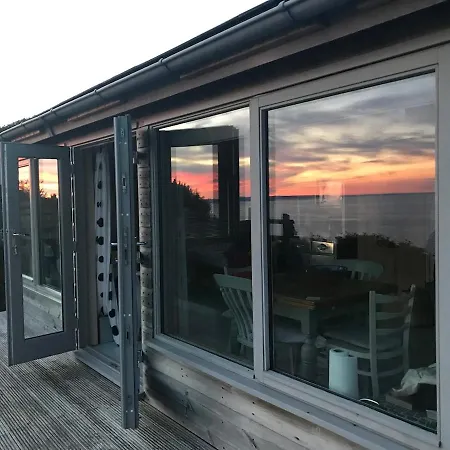 Romantic Cliff At Whitsand Bay Apartmán